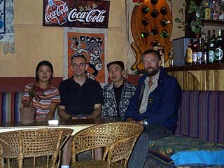 Photo de groupe dans l'Internet Cafe de Dali